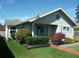 524 Pine St, Brookings, OR 97415