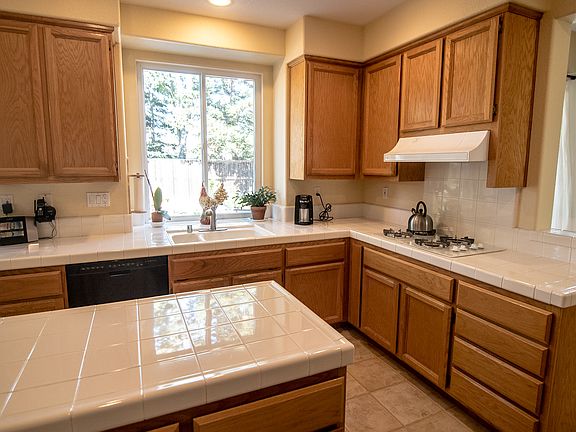3rd image of 3677 Falkirk Way