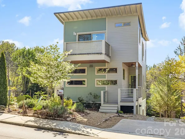 14 Sulphur Springs Rd, Asheville, NC 28806