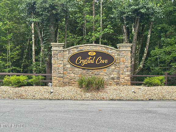 2nd image of Hidden Oaks Rd