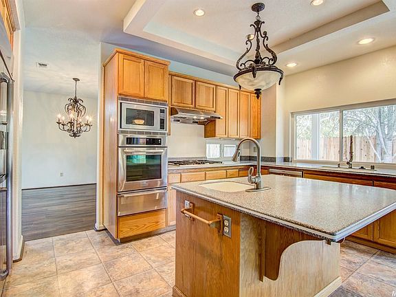 4th image of 199 Westbury Cir