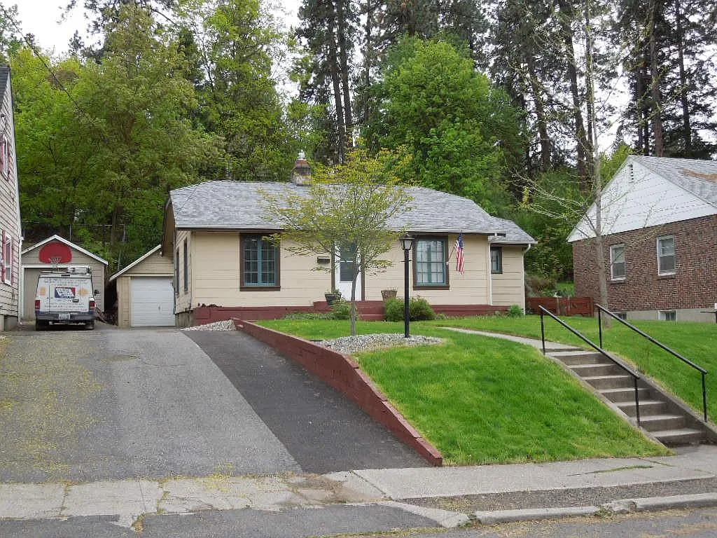 2 bed, 900 sqft, $1,950 — Photo 1