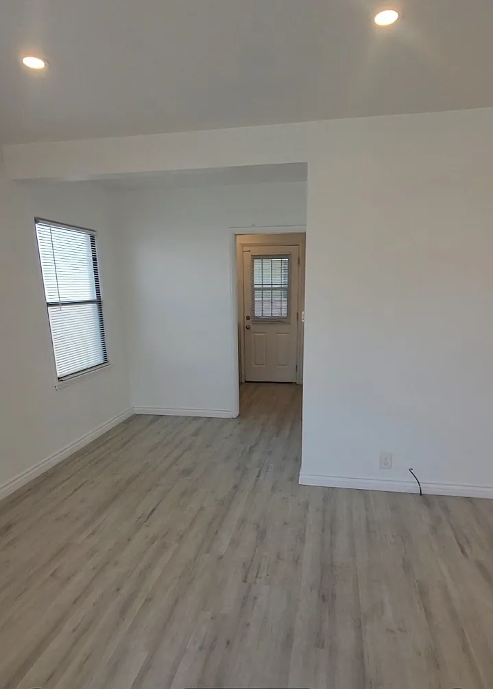 Building Photo - 2311 Belmont Ave