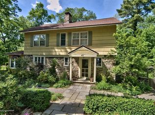 315 W Gate Rd, Buck Hill Falls, PA 18323