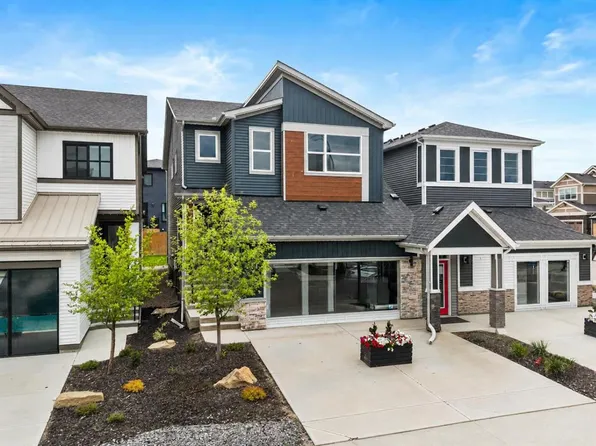 177 N Mitchell Rd NW, Calgary, AB T3R 2G8