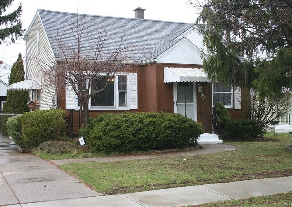 1st image of 90 Carol Dr