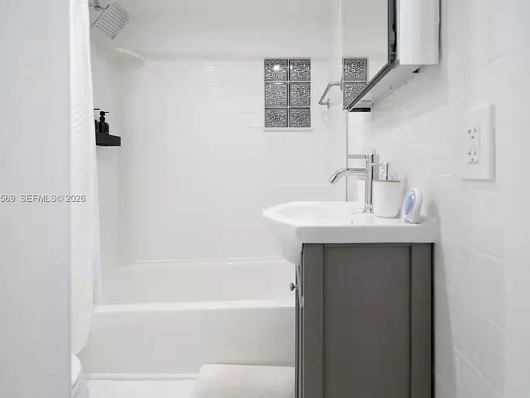 174 NE 55th St #1 — Photo 16