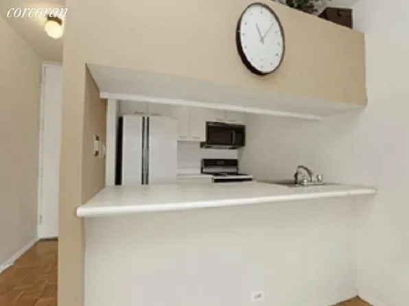 350 West 50th Street image 6 of 17