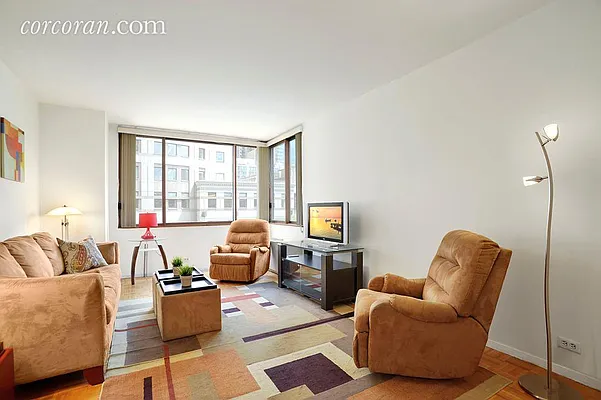 Rented by Corcoran | media 23