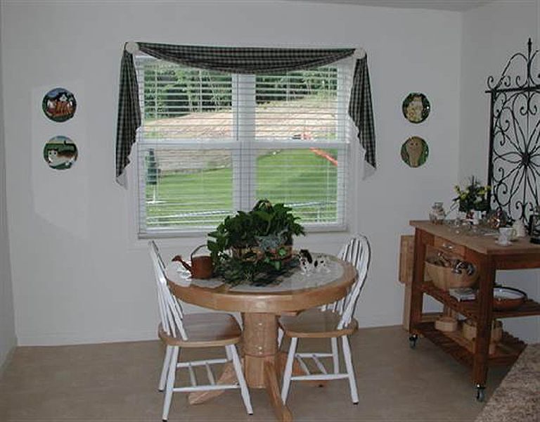 5th image of 44 ROSE Lane