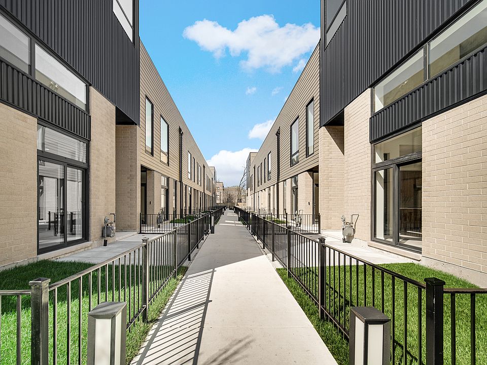 1st image of 6218 S Woodlawn Ave #F