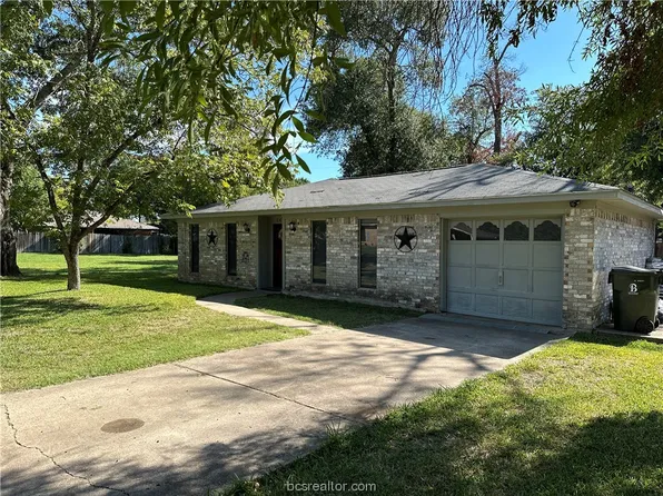 2407 McHaney Dr, Bryan, TX 77803