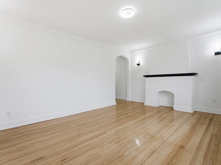 235 Cooper St — Photo 5