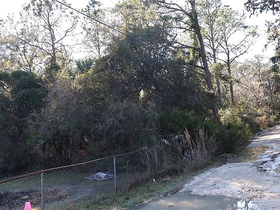 3rd image of 7934 W Delta Ct