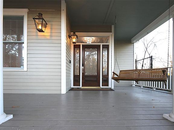 2nd image of 839 Cortlandt St