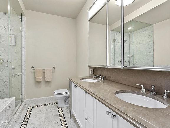 5th image of 205 W 76th St APT 7A
