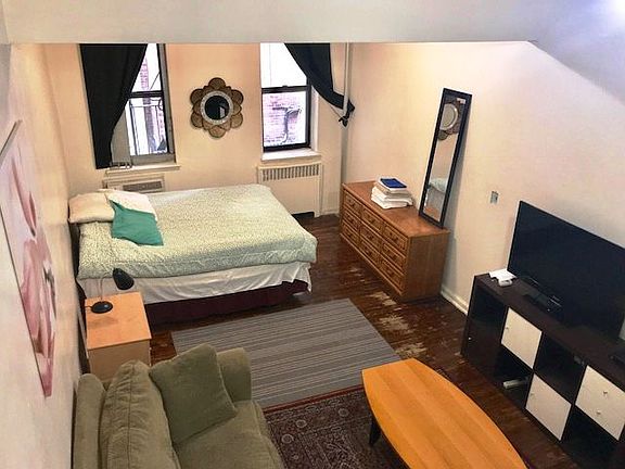3rd image of 533 W 45th St APT 2A