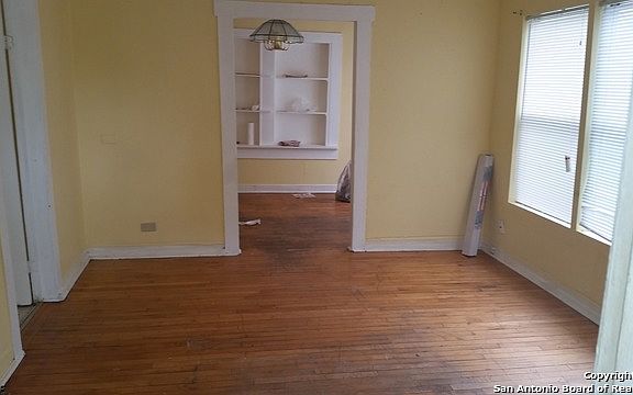 5th image of 2354 Yantis St
