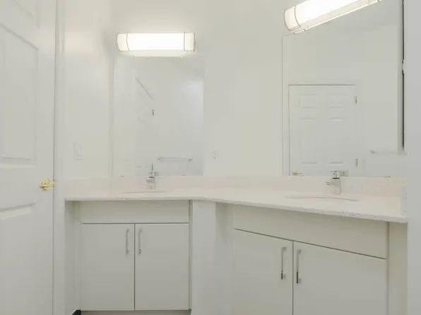 Four Avenue image 61 of 69