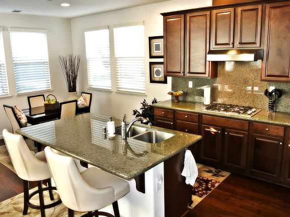 5th image of 419 N Orinda Ct