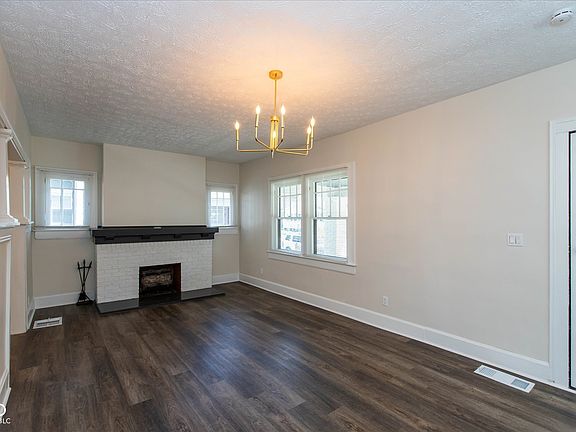 4th image of 538 N Oxford St