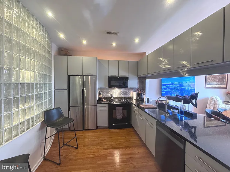1443 S St NW #1 — Photo 3