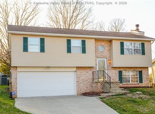 410 Carriage Way, Hurricane, WV 25526