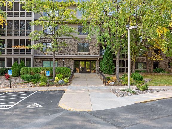 5th image of 3801 W 98th St APT 208
