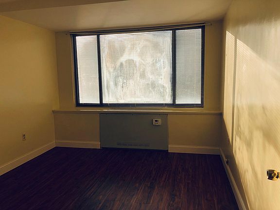 3rd image of 1111 Arlington Blvd #888