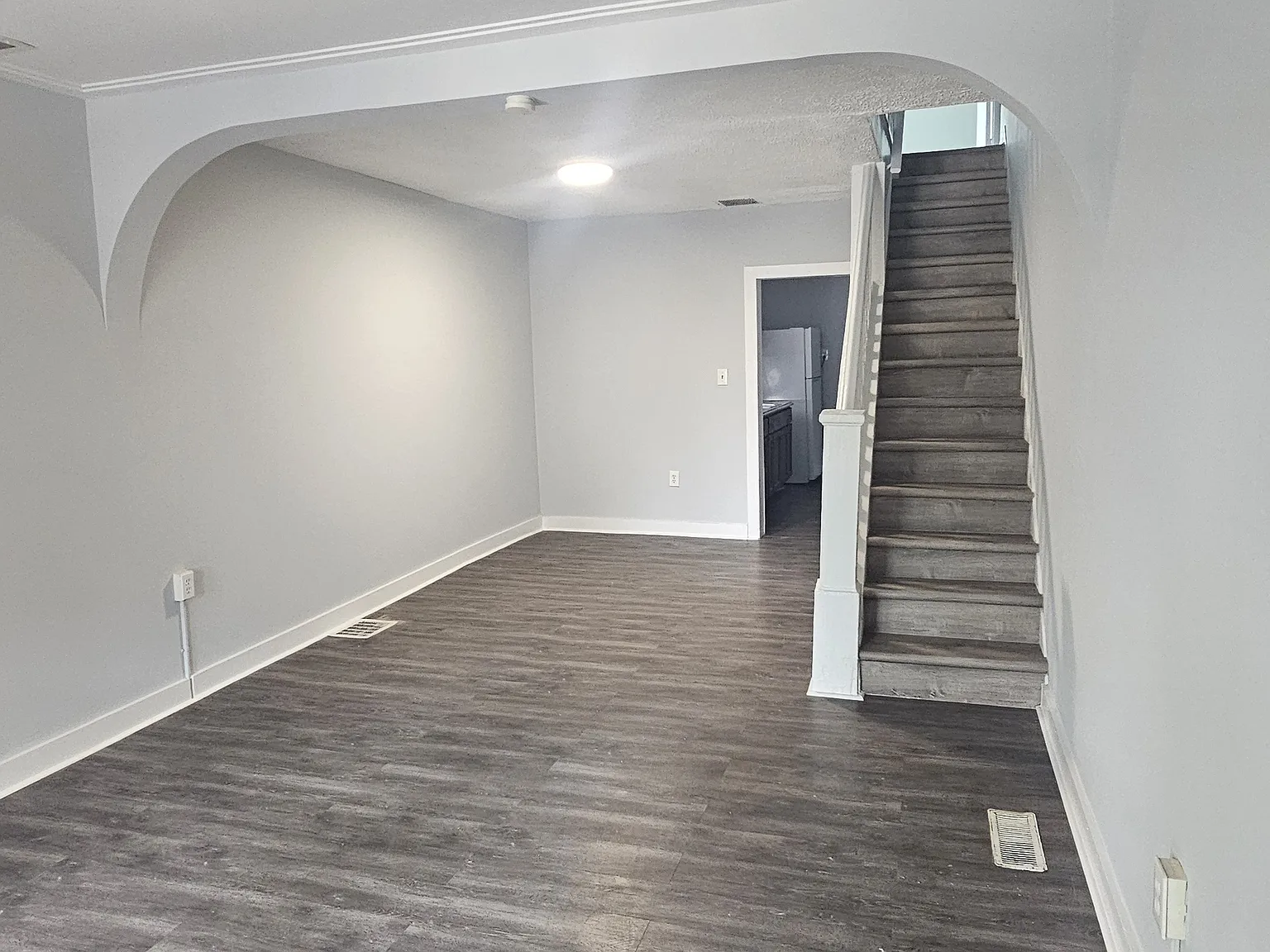 3 bed, 1068 sqft, $2,300 — Photo 1