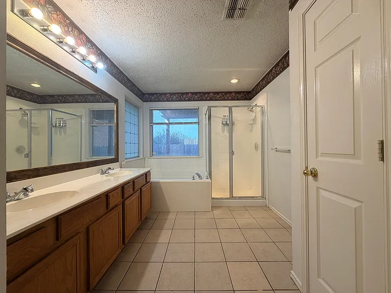 1023 Bonanza Dr — Photo 35