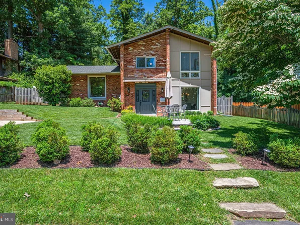 6423 Earlham Dr, Bethesda, MD 20817