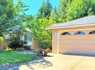 1569 Williamsburg Cir, Medford, OR 97501