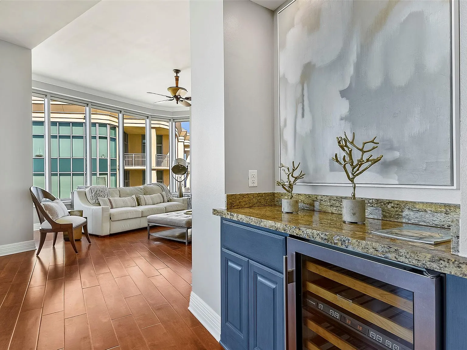 3 bed, 3.5 bath, 2659 sqft, $10,500 — Photo 4