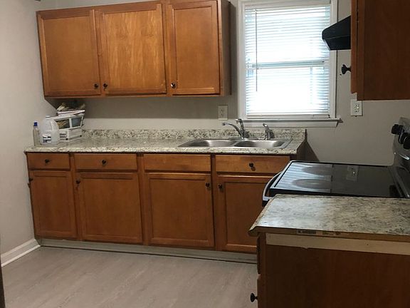 3rd image of 617 Granite Ave