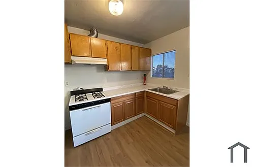1079 72nd Ave #B Photo 1 1079 72nd Ave #B Photo 1