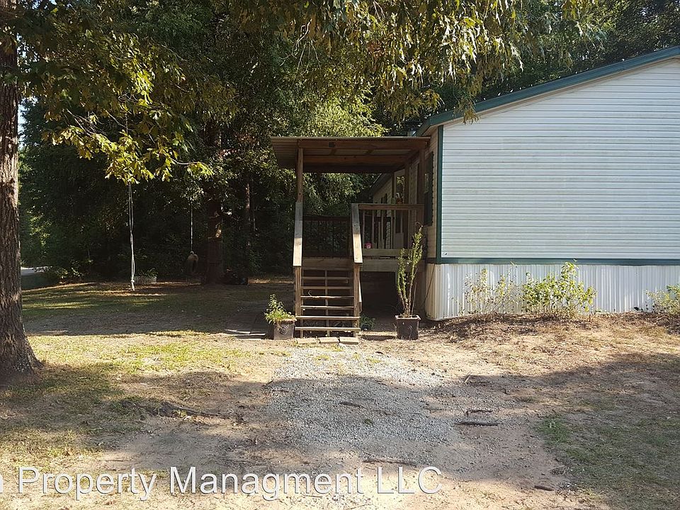 2nd image of 882 Lone Oak Dr