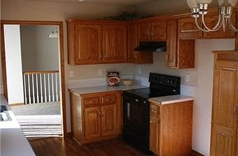 4th image of 805 Hawthorne Dr