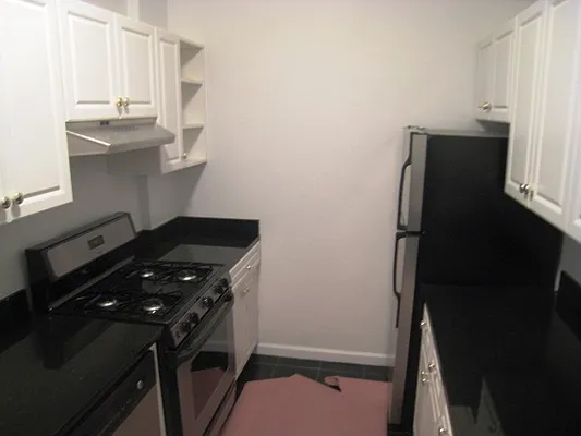 Rented by City Connections Realty | media 3