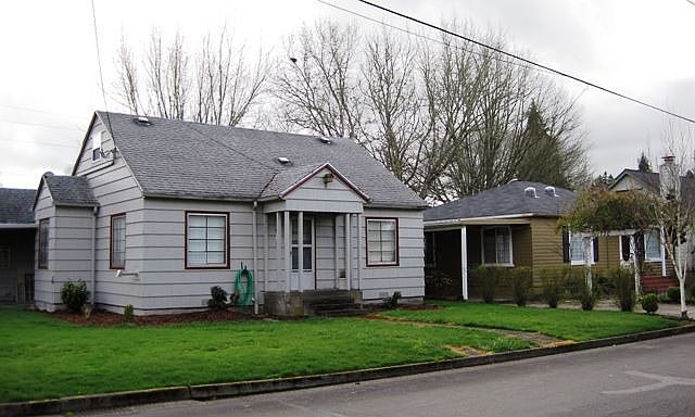 1st image of 1720 16th Ave SW