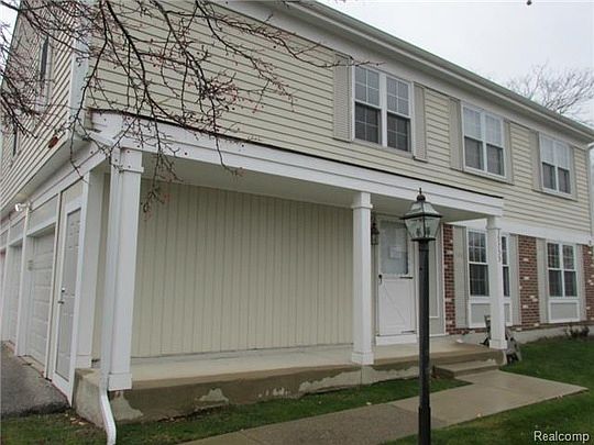 3rd image of 39755 Village Wood Ln #379