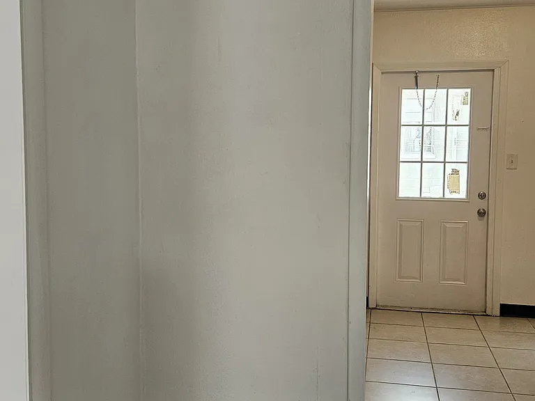 513 Warren St #513 — Photo 9