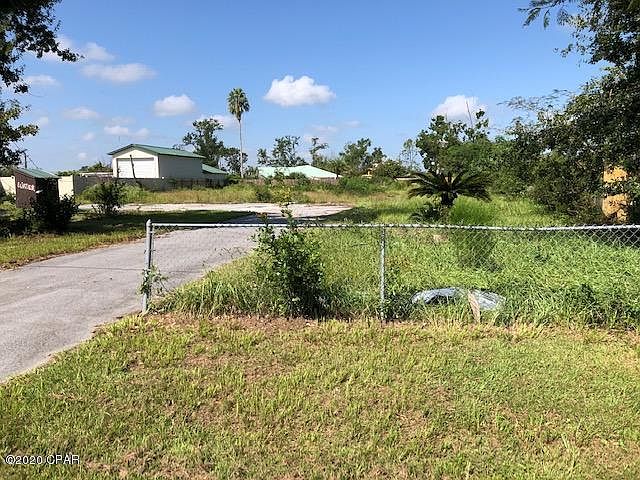 2nd image of 5552 Lakewood Cir