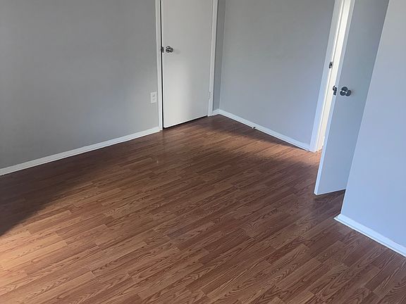 3rd image of 348 Goundry St #5