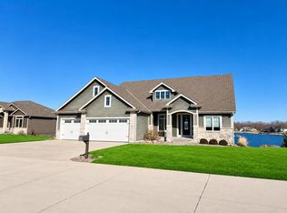 2820 Whitetail Dr, Columbus, NE 68601