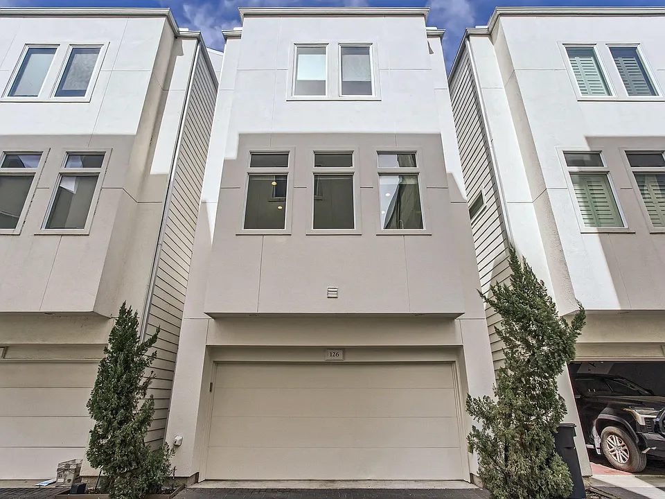 126 Pierce St