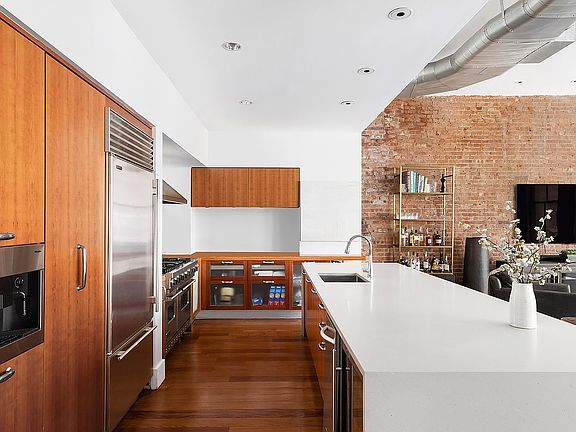 4th image of 103 Greene St APT 4B