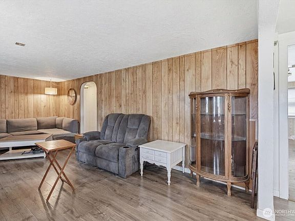 5th image of 118 Coulee Boulevard