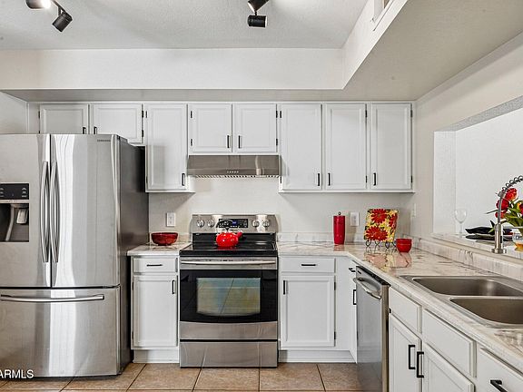 3rd image of 15814 N 37TH Drive
