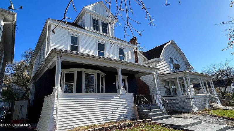3rd image of 838 7th Avenue